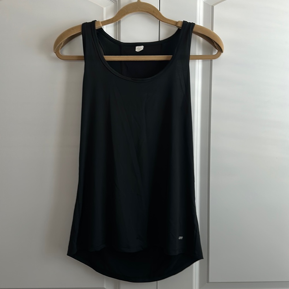 Marika sports top